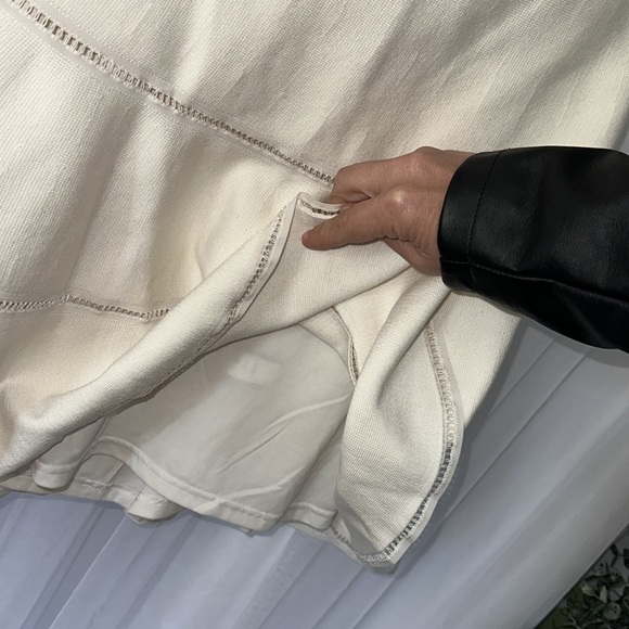 Torrid Size 2 Cream Skater Skirt - Picture 3 of 4